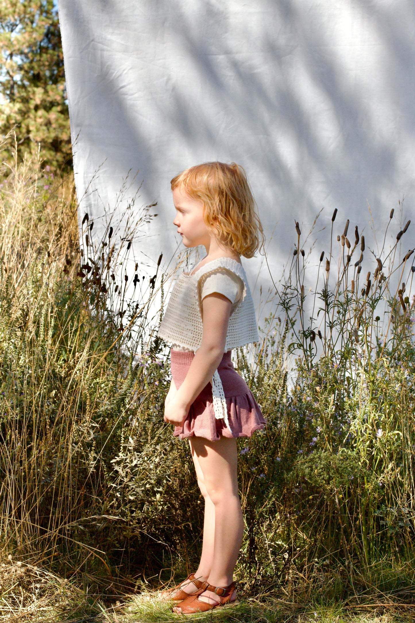 lace crochet pinny . natural