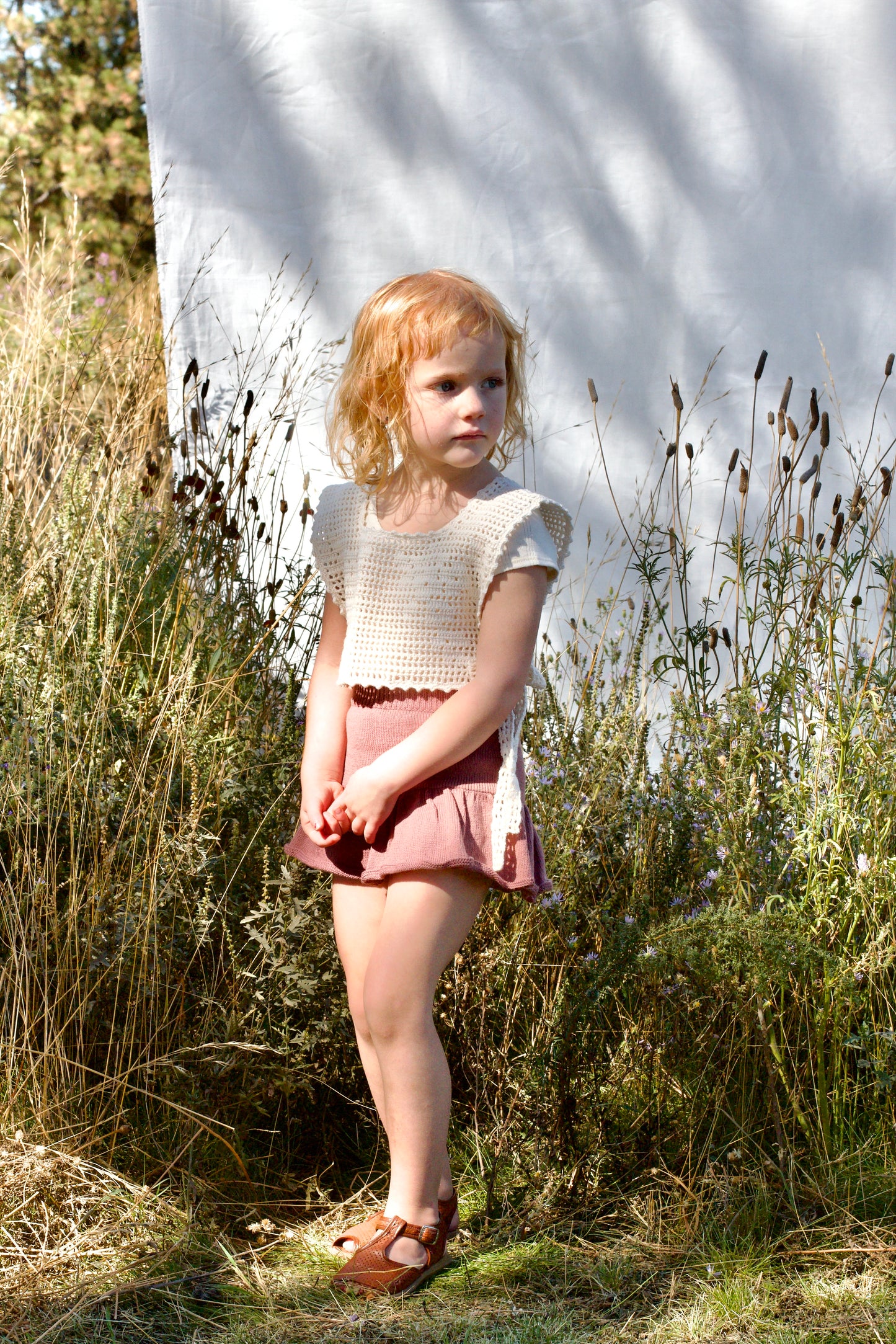 lace crochet pinny . natural