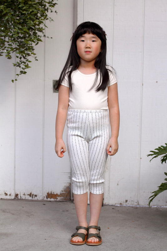 ribbed crop leggings . wallpaper lace floral