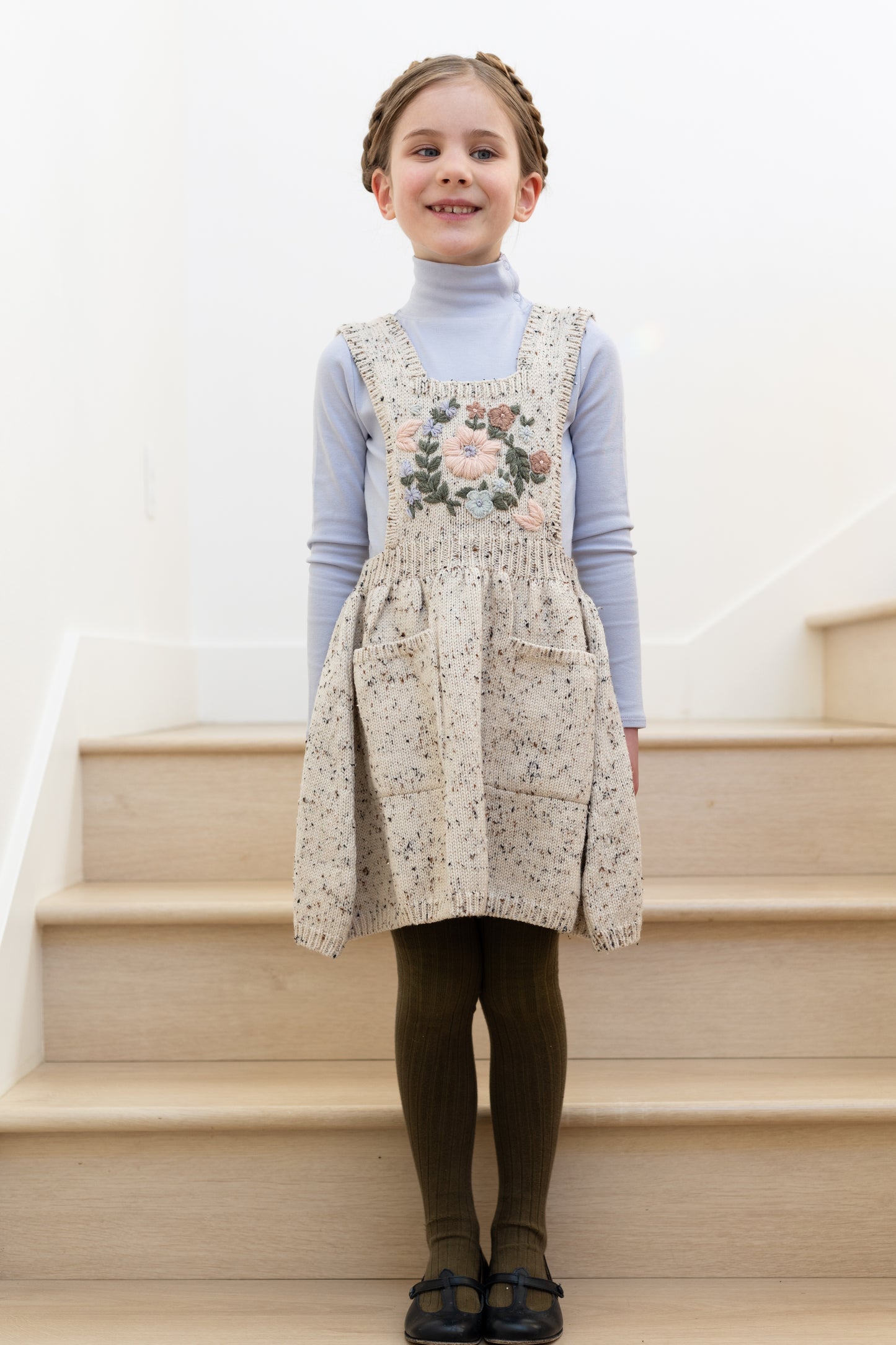 bouquet pinafore . snowdrop tweed