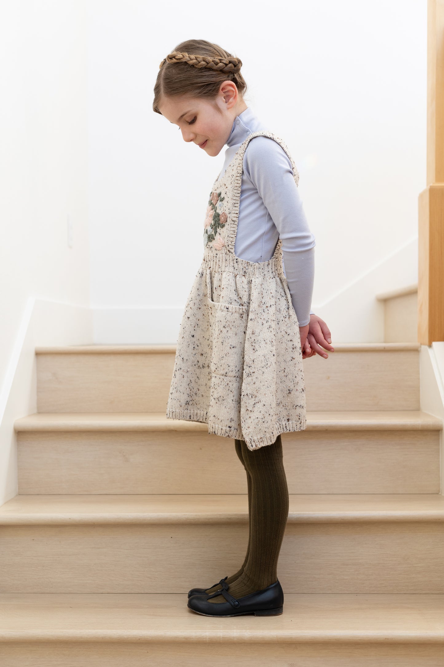bouquet pinafore . snowdrop tweed
