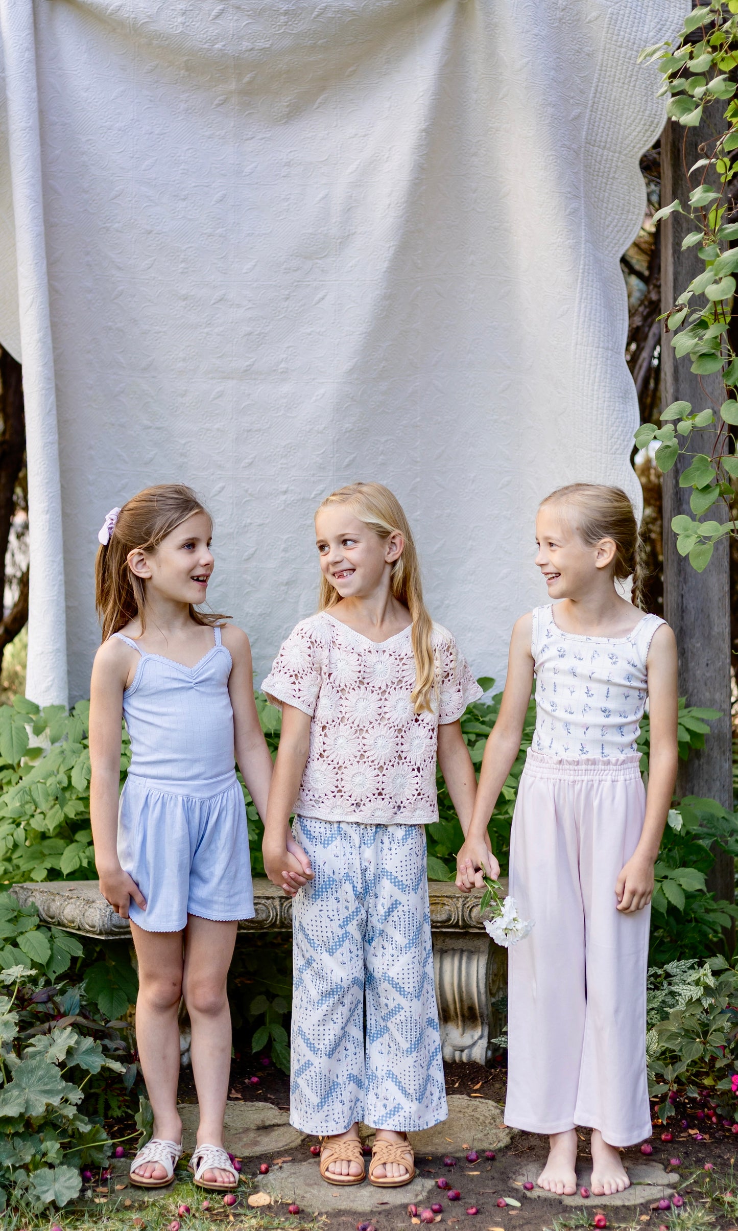 daisy crochet top . shell