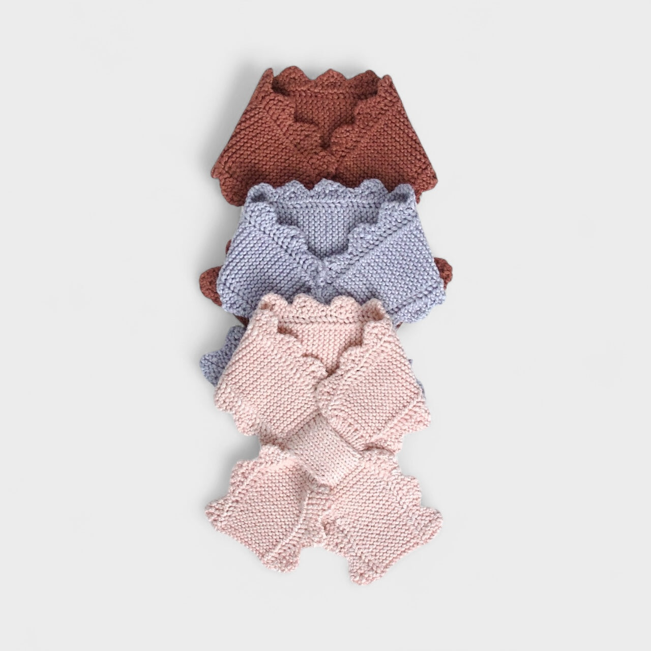 lace-edge keyhole scarf . madder root