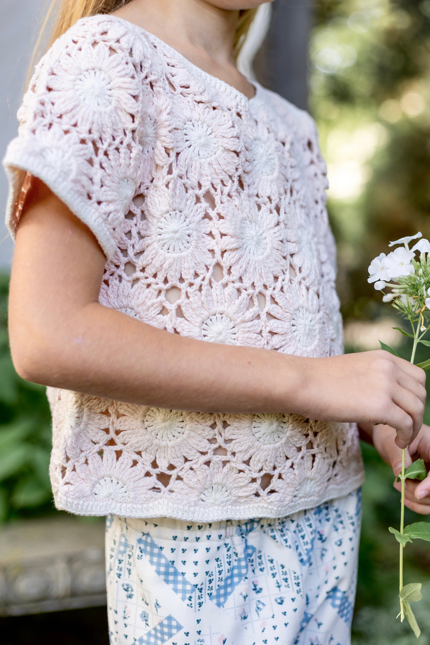 daisy crochet top . shell