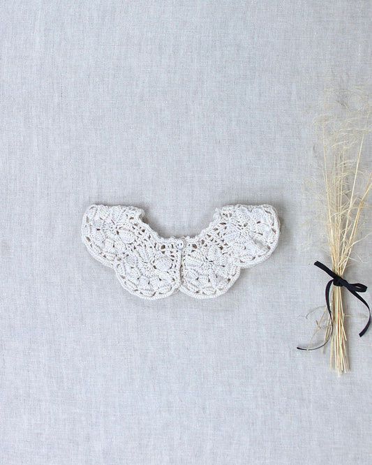 rose collar . cream