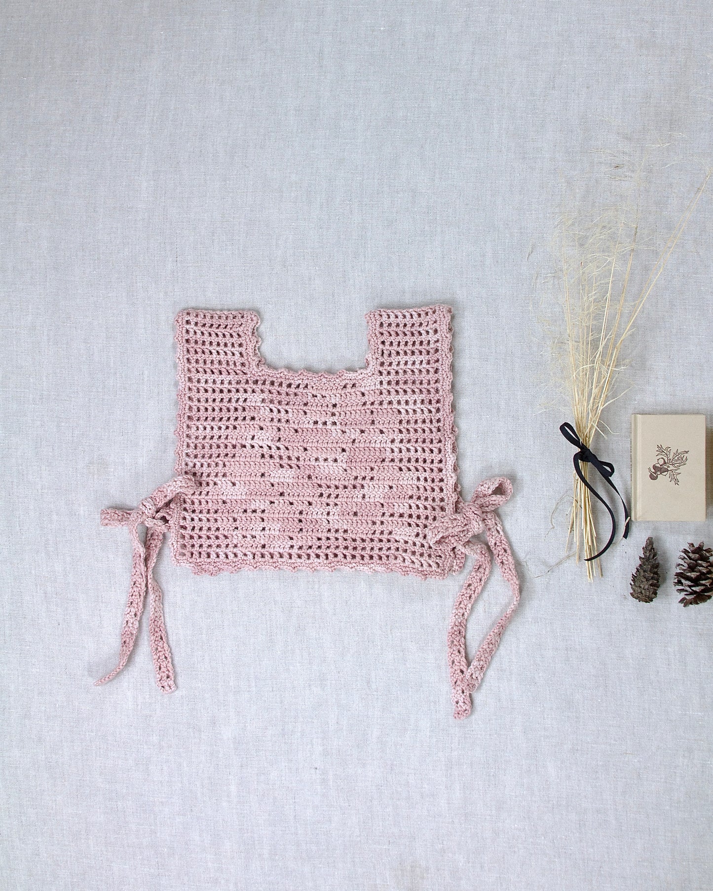 rose crochet pinny . mallow